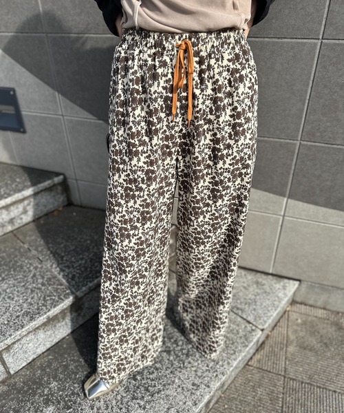 mi via loca（ミヴィアロカ）の「【アソート 】Vintageライク花柄/ドット/レオパード ワイドパンツ（その他パンツ・レディース・ネイビー/ブラウン/グレー/ベージュ・FREE）」の5枚目の写真