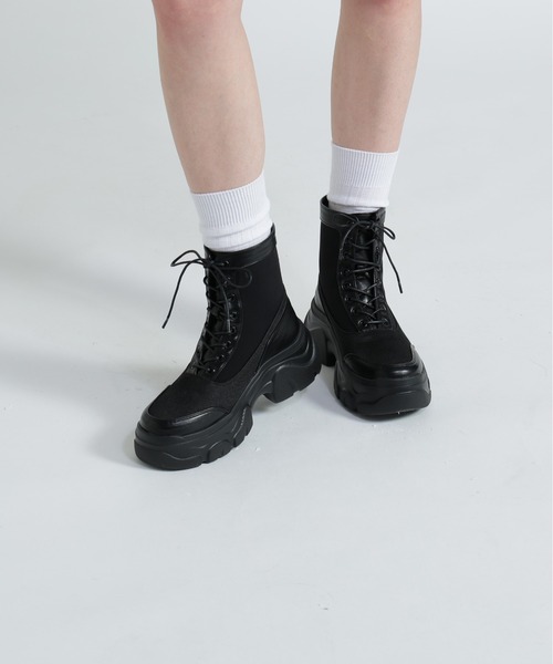 AVIREX（アヴィレックス）の「《直営店限定》LACE UP PLATFORM BOOTS/レースアッププラットフォームブーツ（ブーツ・レディース・ブラック/オリーブ/ベージュ・23.5/24.5/25）」の4枚目の写真