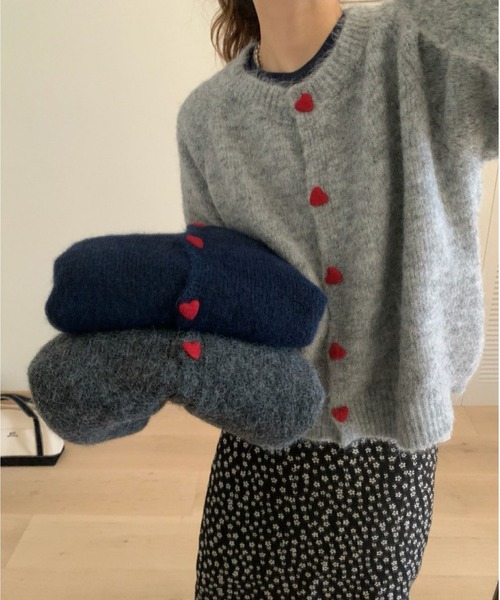 MAISON DE THERESE（メゾン ド テレーズ）の「ハート形ボタン ルーズ ニットカーディガン（カーディガン/ボレロ・レディース・イエロー/ダークグレー/ベージュ/ネイビー/アイボリー/グレー・M）」の10枚目の写真