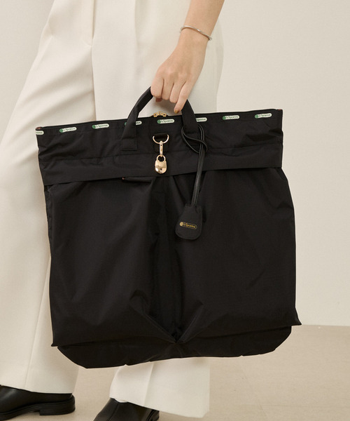 LeSportsac（レスポートサック）の「LG HELMET TOTE ノクターンフレームL（トートバッグ・レディース・ブラック・FREE）」の2枚目の写真