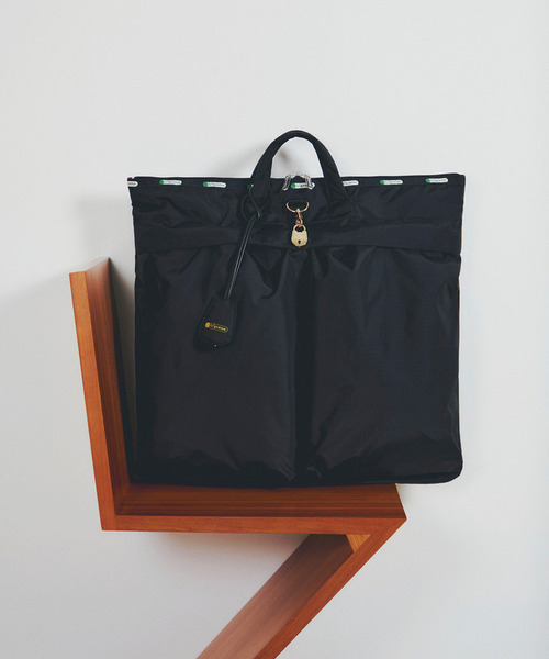LeSportsac（レスポートサック）の「LG HELMET TOTE ノクターンフレームL（トートバッグ・レディース・ブラック・FREE）」の14枚目の写真