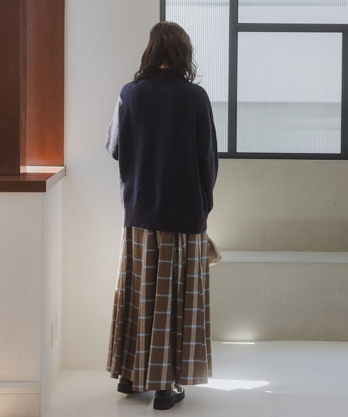 slattgir(スラットジール)の「高身長 ハイネックニット(セットアップ対応)(トールサイズ)Essenave(ニット/セーター・レディース・グレー/ブラウン/ネイビー・TM/TL/TLL/T3L/T4L/T5L)」の19枚目の写真