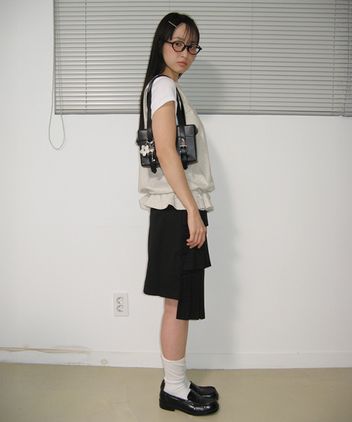 RONRON(ロンロン)の「FRILL SHIRRING SLEEVELESS OATMEAL(Tシャツ/カットソー・レディース・その他・FREE)」の2枚目の写真