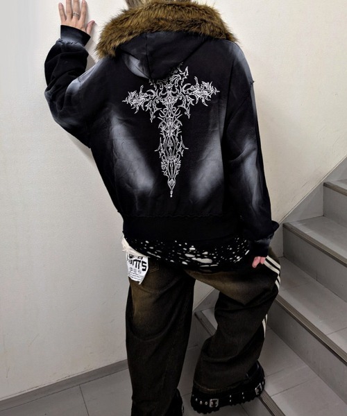 SILVER BULLET（シルバーバレット）の「『PSYCHO NATION UNDER GROUND /サイコネーションアンダーグラウンド』ファー脱着スプレーZIP PK（パーカー・メンズ・ブラック/カモフラージュ・M/L）」の7枚目の写真