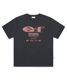 ESCFロゴコラージュプリントオーバーサイズ半袖Tシャツチャコール