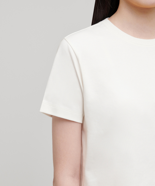 MUSINSA STANDARD WOMAN（ムシンサスタンダードウーマン）の「ウィメンズクルーネッククロップTシャツ[クリーム]（Tシャツ/カットソー・レディース・その他・SMALL/MEDIUM/LARGE/X-LARGE/X-SMALL）」の5枚目の写真