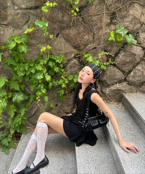 ROSEFRANTZ（ロゼフランツ）の「Multi Pocket Studded Shoulder Bag [Black]（ショルダーバッグ・レディース・ブラック・FREE）」の3枚目の写真