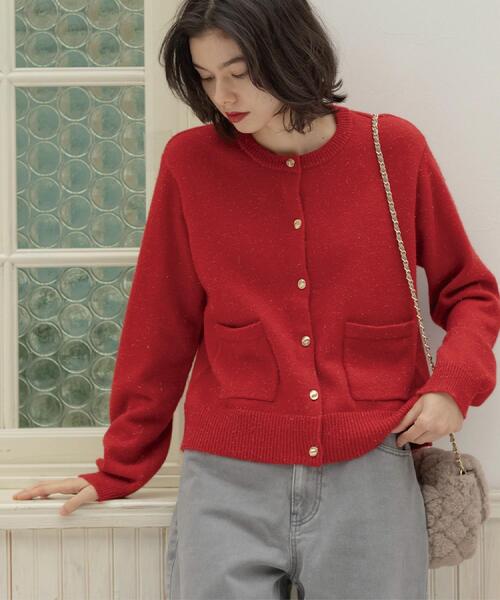 OPAQUE.CLIP(オペークドットクリップ)の「金ボタンラメニットカーディガン【洗濯機OK】(カーディガン/ボレロ・レディース・ブラック/ダークグレー/ワインレッド/オフホワイト・42/40/38)」の4枚目の写真