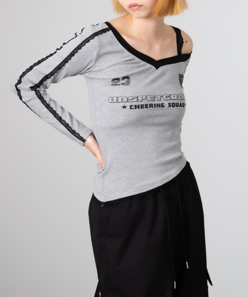 Chiina（チーナ）の「Chiina /ワンショルダー　レースラインスポーティートップス（Tシャツ/カットソー・レディース・ネイビー/レッド/グレー/ブルー・FREE）」の6枚目の写真