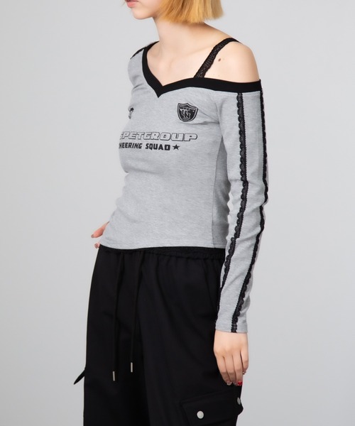 Chiina（チーナ）の「Chiina /ワンショルダー　レースラインスポーティートップス（Tシャツ/カットソー・レディース・ネイビー/レッド/グレー/ブルー・FREE）」の7枚目の写真