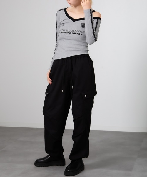 Chiina（チーナ）の「Chiina /ワンショルダー　レースラインスポーティートップス（Tシャツ/カットソー・レディース・ネイビー/レッド/グレー/ブルー・FREE）」の8枚目の写真