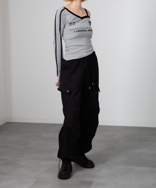 Chiina（チーナ）の「Chiina /ワンショルダー　レースラインスポーティートップス（Tシャツ/カットソー・レディース・ネイビー/レッド/グレー/ブルー・FREE）」の9枚目の写真