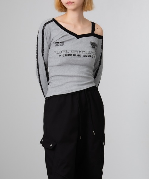 Chiina（チーナ）の「Chiina /ワンショルダー　レースラインスポーティートップス（Tシャツ/カットソー・レディース・ネイビー/レッド/グレー/ブルー・FREE）」の10枚目の写真