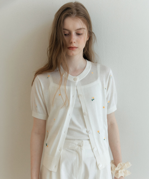 YUPPE(ヨッペ)の「BLOOM STITCH CARDIGAN_WHITE(カーディガン/ボレロ・レディース・その他・FREE)」の2枚目の写真