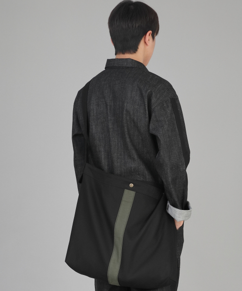 SAINTCREW(セントクルー)の「ボールドラインビッグサイズクロスバッグ LBC-127 ブラックカーキ(メッセンジャーバッグ・メンズ・その他・フリー)」の3枚目の写真