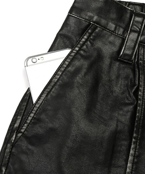 LUXSTYLE(ラグスタイル)の「ヴィンテージ加工PUレザーワイドパンツ(その他パンツ・メンズ・ブラック・M/L)」の15枚目の写真