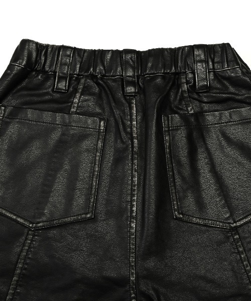 LUXSTYLE(ラグスタイル)の「ヴィンテージ加工PUレザーワイドパンツ(その他パンツ・メンズ・ブラック・M/L)」の16枚目の写真