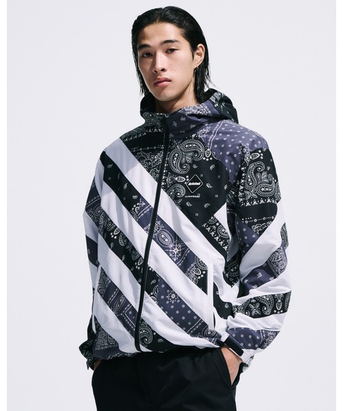 F.C.Real Bristol(エフシーレアルブリストル)の「PATCHWORK STRIPE PRACTICE JACKET(ブルゾン・メンズ・ブラック/トリコロール・SMALL/MEDIUM/LARGE/X-LARGE/XX-LARGE)」の3枚目の写真