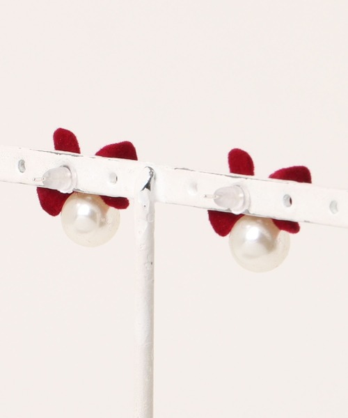 MASHIRO(マシロ)の「【MASHIRO】ベロアリボンアクリルパールペアピアス(MA/EK235)(ピアス(両耳用)・レディース・ブラック/レッド・FREE)」の3枚目の写真