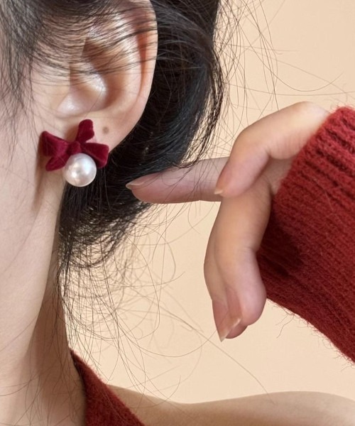 MASHIRO(マシロ)の「【MASHIRO】ベロアリボンアクリルパールペアピアス(MA/EK235)(ピアス(両耳用)・レディース・ブラック/レッド・FREE)」の7枚目の写真