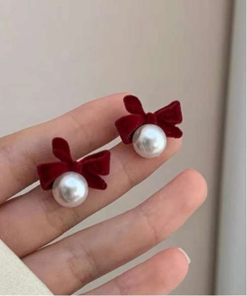 MASHIRO(マシロ)の「【MASHIRO】ベロアリボンアクリルパールペアピアス(MA/EK235)(ピアス(両耳用)・レディース・ブラック/レッド・FREE)」の9枚目の写真