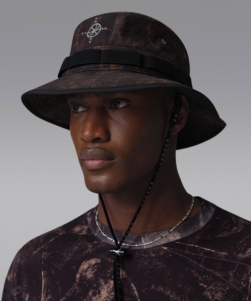 JORDAN BRAND（ジョーダンブランド）の「JORDAN BRAND U J APEX UTLTY BUCKET AOP HM / ジョーダン ブランド APEX ユーティリティ バケット AOP HM / NIKE【SP】（ハット・メンズ・ブラウン・M）」の2枚目の写真
