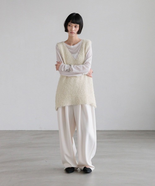 LOWRYS FARM（ローリーズファーム）の「チュールシャギーベスト　638101（ベスト・レディース・グレー/アイボリー/ブラック・FREE）」の4枚目の写真