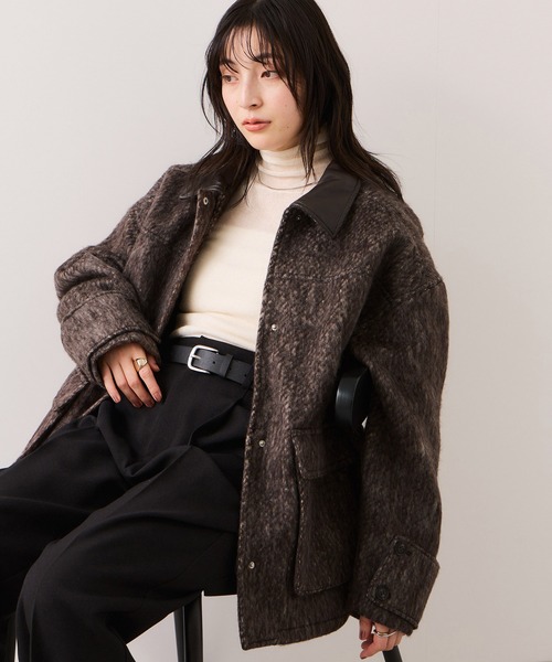 VIS（ビス）の「【WEB限定】衿袖レザーシャギーアウター（カバーオール・レディース・ダークブラウン/チャコールグレー・FREE）」の22枚目の写真