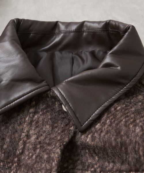 VIS（ビス）の「【WEB限定】衿袖レザーシャギーアウター（カバーオール・レディース・ダークブラウン/チャコールグレー・FREE）」の9枚目の写真