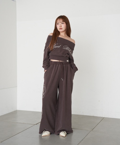 RAY CASSIN（レイカズン）の「【セットアップで着られる】ピグメントオフショルショートスウェット（スウェット・レディース・ブラウン系その他2/グレー/ベージュ系その他2・FREE）」の6枚目の写真