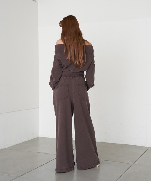 RAY CASSIN（レイカズン）の「【セットアップで着られる】ピグメントオフショルショートスウェット（スウェット・レディース・ブラウン系その他2/グレー/ベージュ系その他2・FREE）」の8枚目の写真