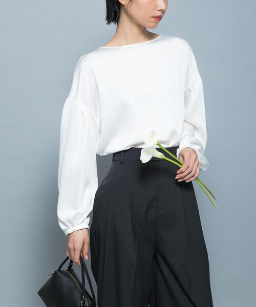 URBAN RESEARCH ROSSO WOMEN（アーバンリサーチ　ロッソ）の「ハンマーサテンギャザーブラウス（シャツ/ブラウス・レディース・ホワイト/ブラック・FREE）」の10枚目の写真