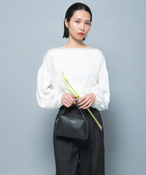 URBAN RESEARCH ROSSO WOMEN（アーバンリサーチ　ロッソ）の「ハンマーサテンギャザーブラウス（シャツ/ブラウス・レディース・ホワイト/ブラック・FREE）」の11枚目の写真