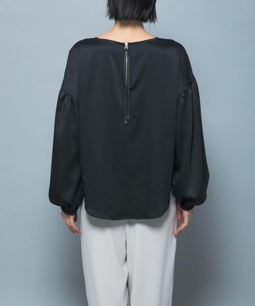 URBAN RESEARCH ROSSO WOMEN（アーバンリサーチ　ロッソ）の「ハンマーサテンギャザーブラウス（シャツ/ブラウス・レディース・ホワイト/ブラック・FREE）」の21枚目の写真