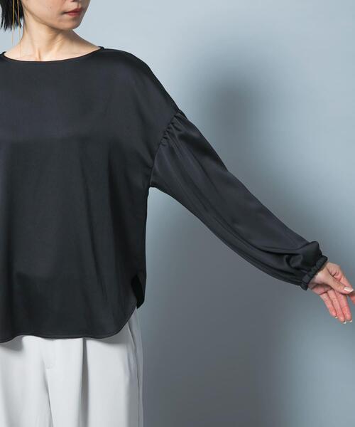 URBAN RESEARCH ROSSO WOMEN（アーバンリサーチ　ロッソ）の「ハンマーサテンギャザーブラウス（シャツ/ブラウス・レディース・ホワイト/ブラック・FREE）」の22枚目の写真