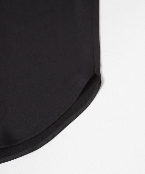 URBAN RESEARCH ROSSO WOMEN（アーバンリサーチ　ロッソ）の「ハンマーサテンギャザーブラウス（シャツ/ブラウス・レディース・ホワイト/ブラック・FREE）」の4枚目の写真