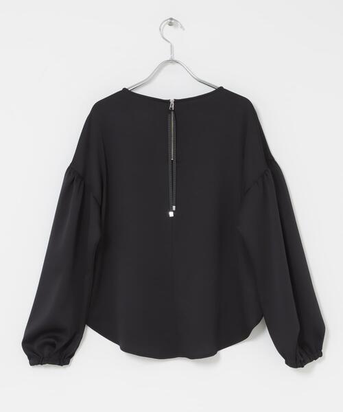 URBAN RESEARCH ROSSO WOMEN（アーバンリサーチ　ロッソ）の「ハンマーサテンギャザーブラウス（シャツ/ブラウス・レディース・ホワイト/ブラック・FREE）」の5枚目の写真