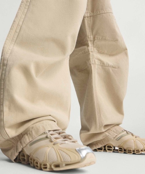 adidas（アディダス）の「キャンバス ルーズパンツ / アディダスオリジナルス adidas Originals（その他パンツ・レディース・ベージュ・24/30/25/30/26/30/27/30/28/30/29/30/30W 30L/31W 30L/32W 30L）」の5枚目の写真