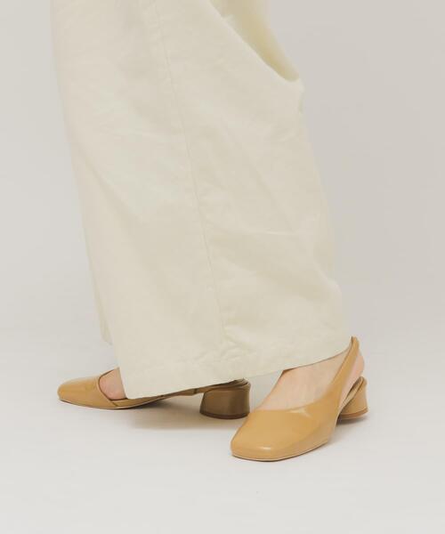 KBF（ケイビーエフ）の「スクエアトゥアシンメトリーパンプス（パンプス・レディース・ブラック/キャメル・38/36/37）」の8枚目の写真