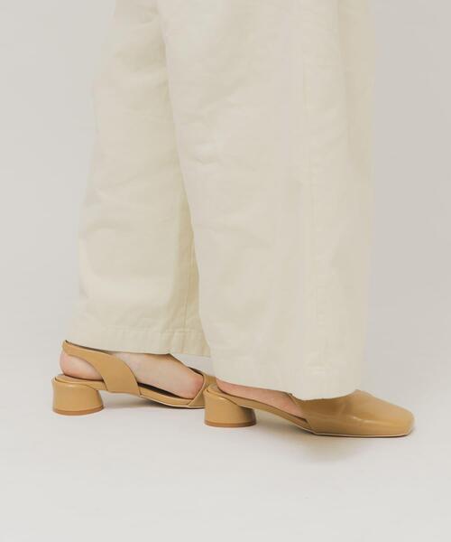 KBF（ケイビーエフ）の「スクエアトゥアシンメトリーパンプス（パンプス・レディース・ブラック/キャメル・38/36/37）」の9枚目の写真