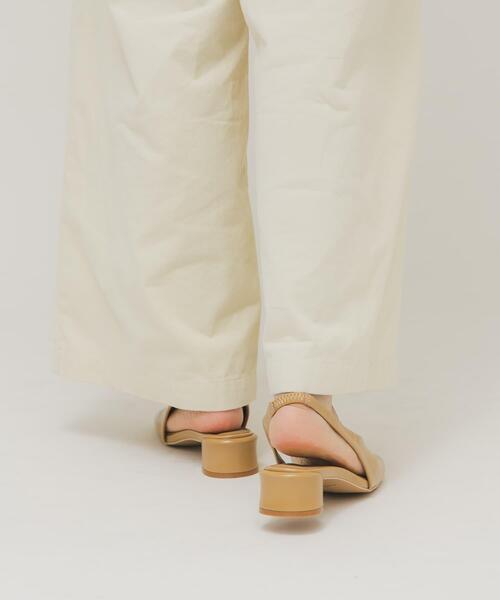 KBF（ケイビーエフ）の「スクエアトゥアシンメトリーパンプス（パンプス・レディース・ブラック/キャメル・38/36/37）」の10枚目の写真