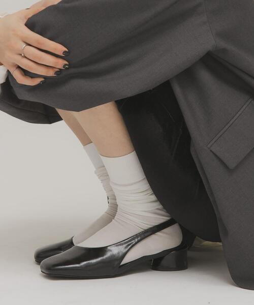 KBF（ケイビーエフ）の「スクエアトゥアシンメトリーパンプス（パンプス・レディース・ブラック/キャメル・38/36/37）」の14枚目の写真