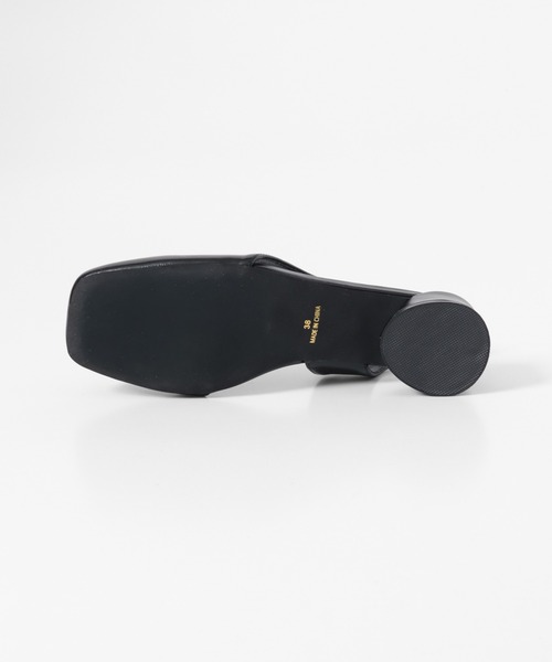 KBF（ケイビーエフ）の「スクエアトゥアシンメトリーパンプス（パンプス・レディース・ブラック/キャメル・38/36/37）」の17枚目の写真