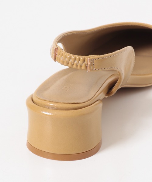 KBF（ケイビーエフ）の「スクエアトゥアシンメトリーパンプス（パンプス・レディース・ブラック/キャメル・38/36/37）」の19枚目の写真