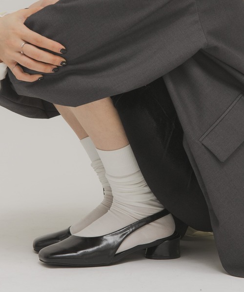 KBF（ケイビーエフ）の「スクエアトゥアシンメトリーパンプス（パンプス・レディース・ブラック/キャメル・38/36/37）」の3枚目の写真