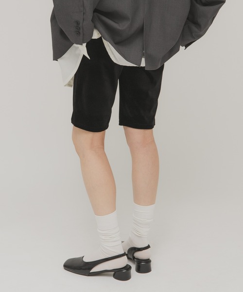 KBF（ケイビーエフ）の「スクエアトゥアシンメトリーパンプス（パンプス・レディース・ブラック/キャメル・38/36/37）」の5枚目の写真