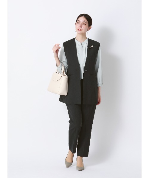 SUIT SQUARE(スーツスクエア)の「タックテーパードパンツ ウォッシャブル ストレッチ シャンブレーツイル 無地 anysy(スラックス・レディース・グレー・36(7号)/38(9号)/40(11号))」の3枚目の写真