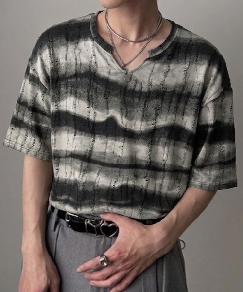 lilful（リルフル）の「【26年春夏新作】ダメージボーダータイダイ柄クラッシュTシャツ（Tシャツ/カットソー・メンズ・グレー/ダークグリーン/ベージュ・M/L）」の2枚目の写真