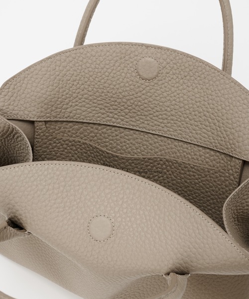 IACUCCI（イアクッチ）の「ラーナ M ALCE（ボストンバッグ・レディース・グレー/グレイッシュベージュ・FREE）」の7枚目の写真