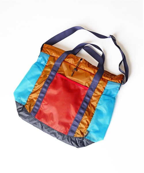 HOLIDAY（ホリデイ）の「HOLIDAY PACKABLE STRAP TOTE BAG (CRAZY) ホリデイパッカブルストラップトートバッグ (クレイジー)（トートバッグ・レディース・マルチ・ONE SIZE）」の4枚目の写真